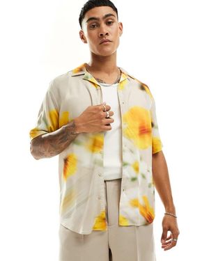 Only & Sons Camisa Beis Con Cuello De Solapas Y Estampado Floral Difuminado De Viscosa De -Beis Neutro - Metálico