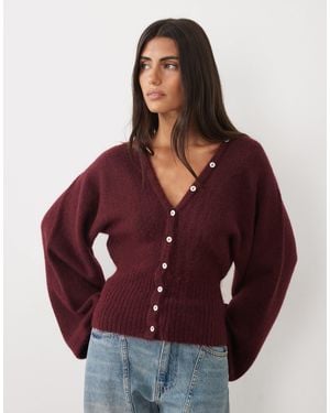 Gina Tricot Figurbetonte strickjacke mit taillierter form - Rot
