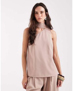 ASOS Top Monospalla Sartoriale Color Visone Con Dettaglio Foulard - Marrone