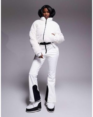 ASOS 4505 Ski & Snow Traje De Esquí De Corte Slim Acampanado Con Cinturón De Tejido Estilo Softshell Con Capucha De Piel Sintética De Asos 4505 Ski - Azul