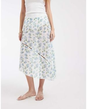 House Of Sunny Hydrangea Asymmetric Button Detail Skirt - White