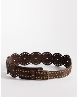 ASOS Riem Van Imitatiesuède Met Ronde Schijfjes En Studs - Bruin