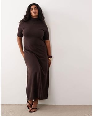 Pretty Lavish Curve Knitted High Neck Short Sleeve Maxi Dress - Brown