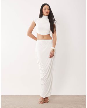 Ruched & Ready – figurformender maxirock aus jersey - Natur