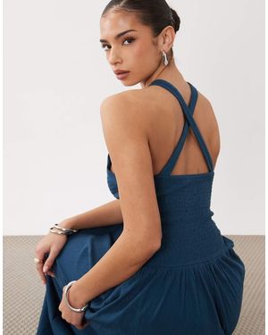 ASOS Midi Jurk Van Kreukelstof Met Hoge Gekruiste Achterkant - Blauw