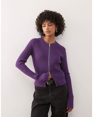 Weekday – eng anliegende strickjacke - Lila