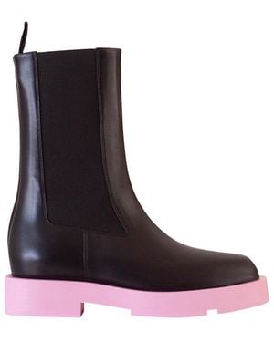 Givenchy Squared Flat Leather Chelsea Ankle Boots - Black