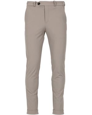 Rrd Hosen tauchten grau