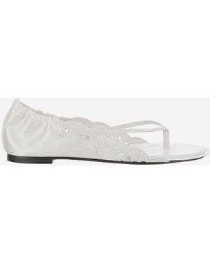 Jacquemus Sandalen aus Leder und Stoff mit ausgeschnittenen Details - Weiß