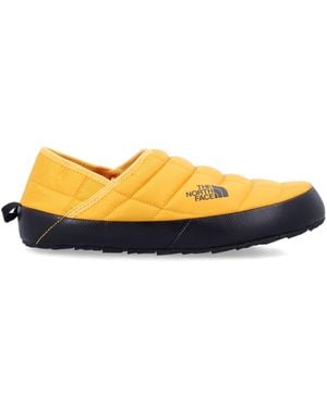 The North Face Las zapatillas de deporte de la cara norte amarilla - Amarillo