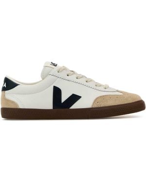 Veja Trainers - White