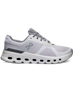 On Shoes Beim Ausführen von Cloudrunner zwei - Weiß
