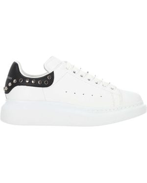 McQueen Alexander Mc Queen Oversized Witte Zwarte Sneaker Met Studs