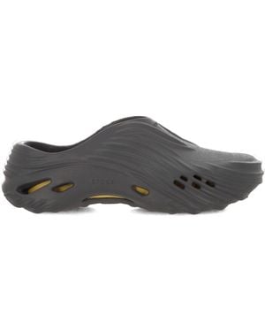 Crocs™ Echo Wave Clog - Grau