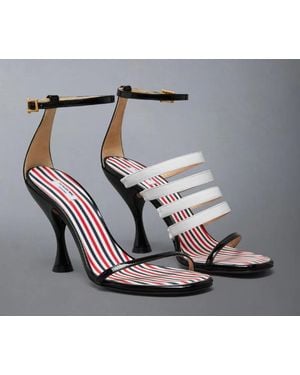Thom Browne 4-bar Sandaal Met Bandjes En 90 Mm Ronde Gebogen Hak Van Zacht Lakleer - Grijs