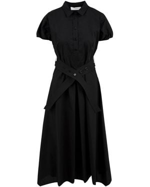Beatrice B. Robes noires