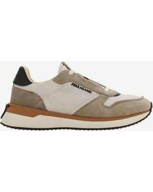 Ferragamo Leer En Stoffen Sneakers Met Zijlogo - Naturel