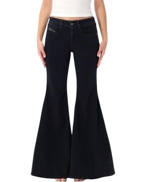 DIESEL Flare Jeans 1970 D-Blees - Blau