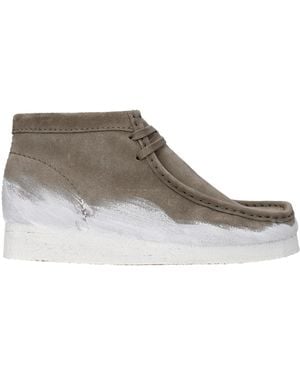 Clarks Stivaletti Wallabee Uomo Camoscio Grigio/Bianco - Grey