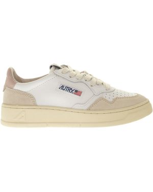 Autry Médaillé Low Leather et Sneakers en daim - Blanc