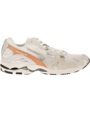 Mizuno Wave Rider 10 Lifestyle-Trainer mit Lauf-DNA - Weiß