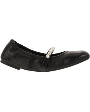 Stuart Weitzman Goldie Ballet Flat - Black