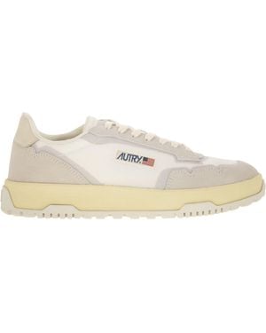 Autry Wildpace Stoff und Wildleder -Trainer - Natur