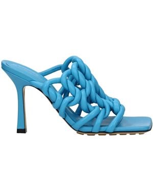 Bottega Veneta Damens Sandalen aus Himmelblau/Poolleder