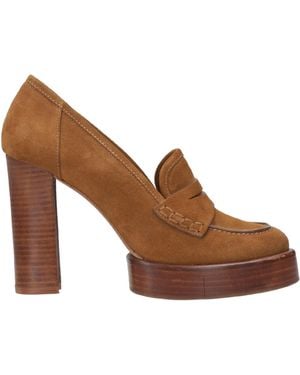Paloma Barceló Met Hiel Brown - Bruin