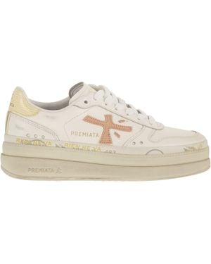 Premiata Baskets Micol 8196 à plateforme double couche - Blanc