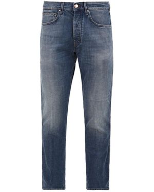 Don The Fuller Trek De Vollere Jeans Aan - Blauw