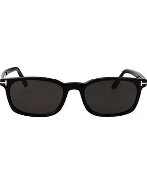 Tom Ford Squared Sunglasses Ft1300 01 A - Black
