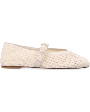 Stuart Weitzman Flache Schuhe von - Natur