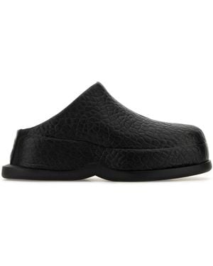 McQueen Black Leather Wave Slippers - Zwart