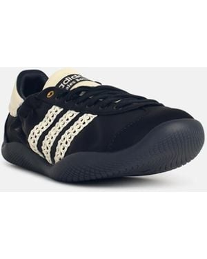 adidas Schwarze Stoffsneaker "Karintha Lo Satin". - Blau