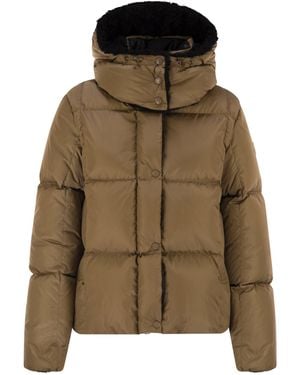 Moncler Castelnou Short Down Jacket Met Kap En Vierkant Quilten - Groen