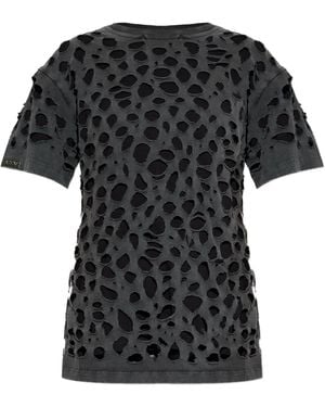 AVAVAV Ich hatte ein schwarzes T-Shirt im Used-Look.