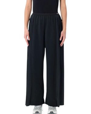 Nike Flowing Pleated Wide-Leg Pants - Black
