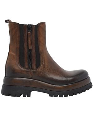 Pawelk's Boots - Brown