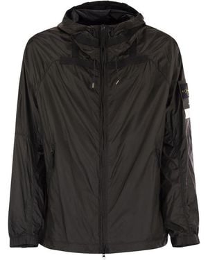 Stone Island Lightweight Hooded Jacket With Anti-Drip And Reflective Details - Black