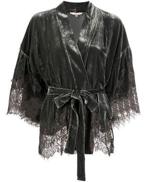 Gold Hawk Hawk Velvet Short Kimono - Black