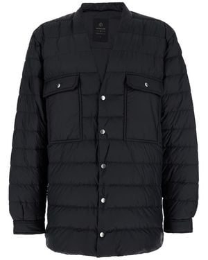 Moncler Down Jacket With Logo Patch On The Sleeve And Snap Buttons - Black