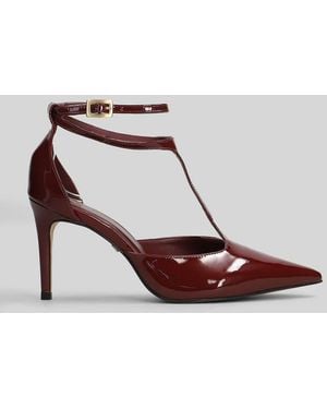 Carrano Court Shoes - Red