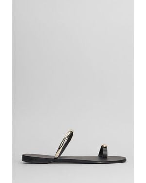 NICOLAS LAINAS Flats - Black