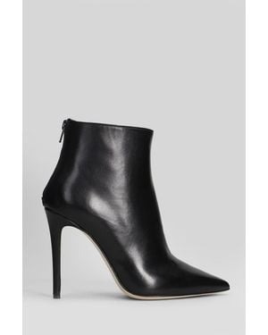 Anna F. Anna F - Black