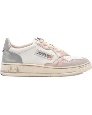 Autry Medalist Low Trainers Super Vintage In White Rose And Blackboard Leather Shoes