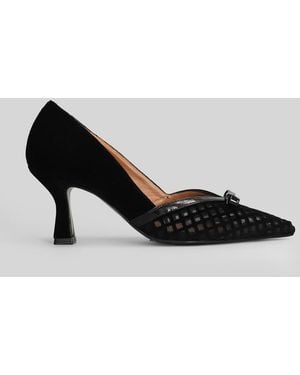 Isabel Ferranti Court Shoes - Black