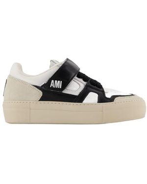 Ami Paris Low-Top Adc Sneakers - Brown