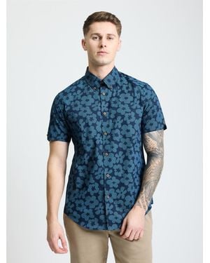 Ben Sherman Short Sleeve Stipple Floral Print Shirt In Dark Navy - Blue