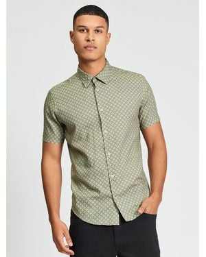 Ben Sherman Short Sleeve Linear Geo Print Shirt In - Green